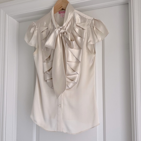 100% Silk Blouse with Bow Detail - Sz XS - Picture 3 of 7